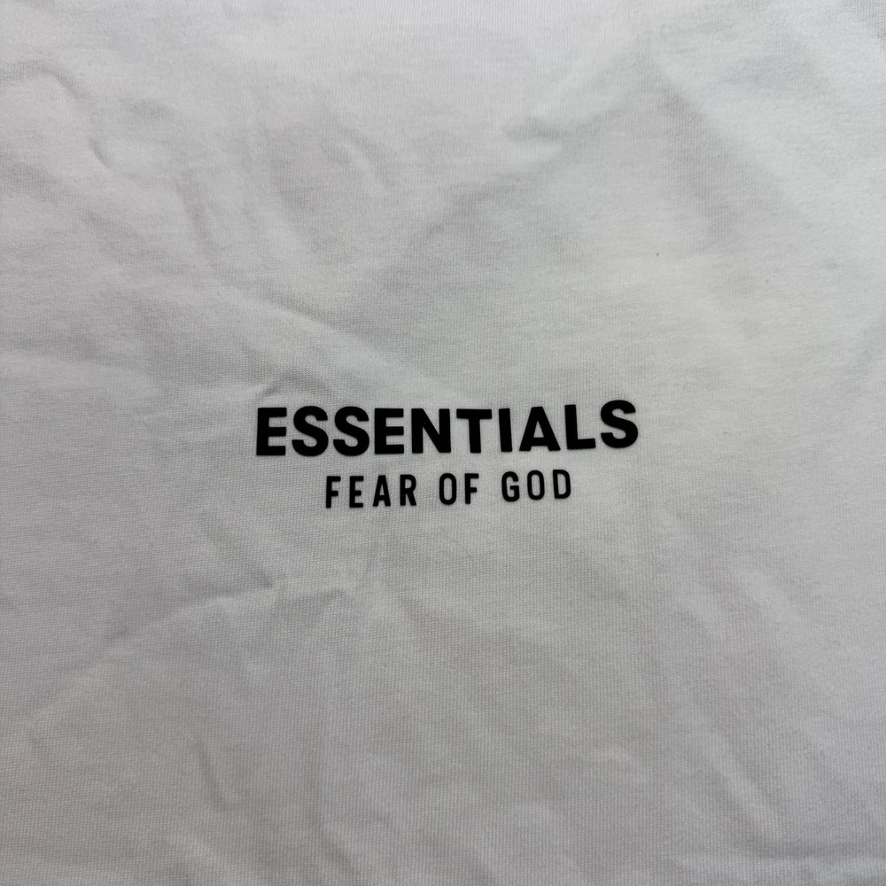 Fear of God Essentials White Logo T-Shirt Streetwear Basic Mens Size Medium - Picture 4 of 7